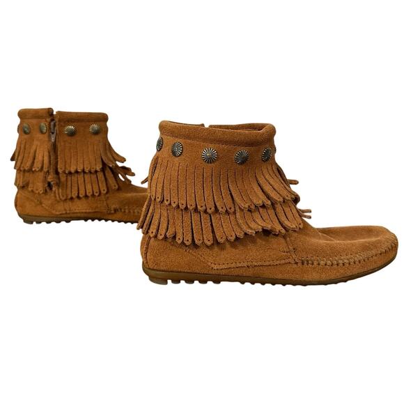 Minnetonka Women's 5 Dark Tan 210840 Suede Double Fringe Side Zip Ankle Booties - Picture 2 of 10